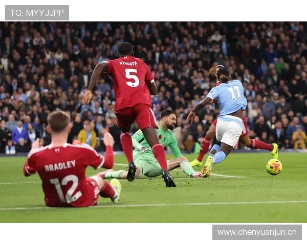 曼联空间利用能力缺失:从边路到中路的进攻困境 曼联空间利用能力缺失:从边路到中路的进攻困境