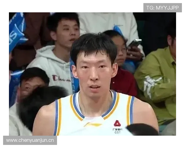 看到周琦走出球馆被几辆豪车迎接，我差点忘了这是场篮球赛